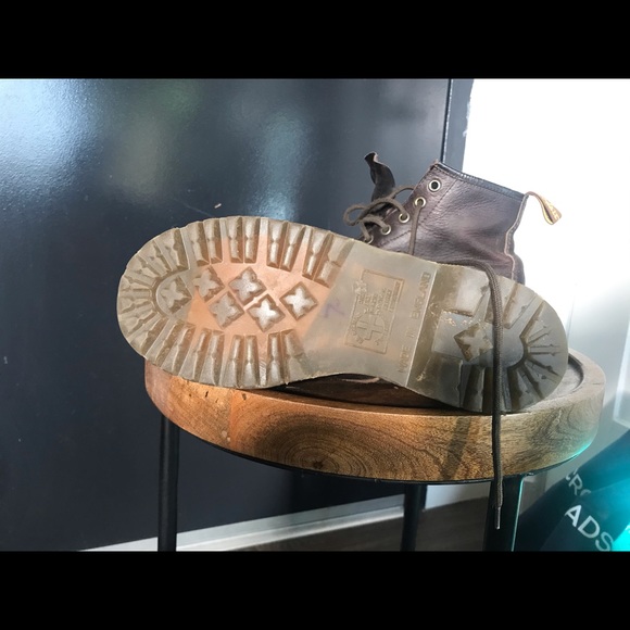 SOLD Dr. Marten Made In England fits a size 7 - Picture 3 of 5